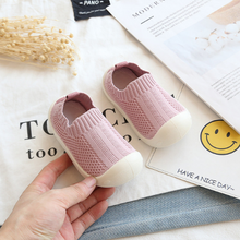 Load image into Gallery viewer, Babooties Play Shoes in Pink
